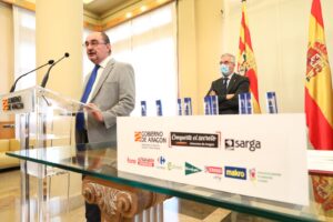 Javier Lambán interviene durante la firma de promoción de los alimentos de Aragón con las siete cadenas de supermercados